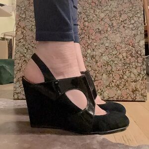 SOLD on Depop Via Spiga suede and patent leather black wedge shoes
